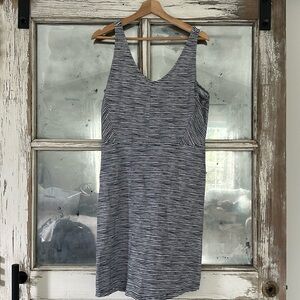 stretchy old navy sleeveless midi dress in XL with navy blue and white stripes